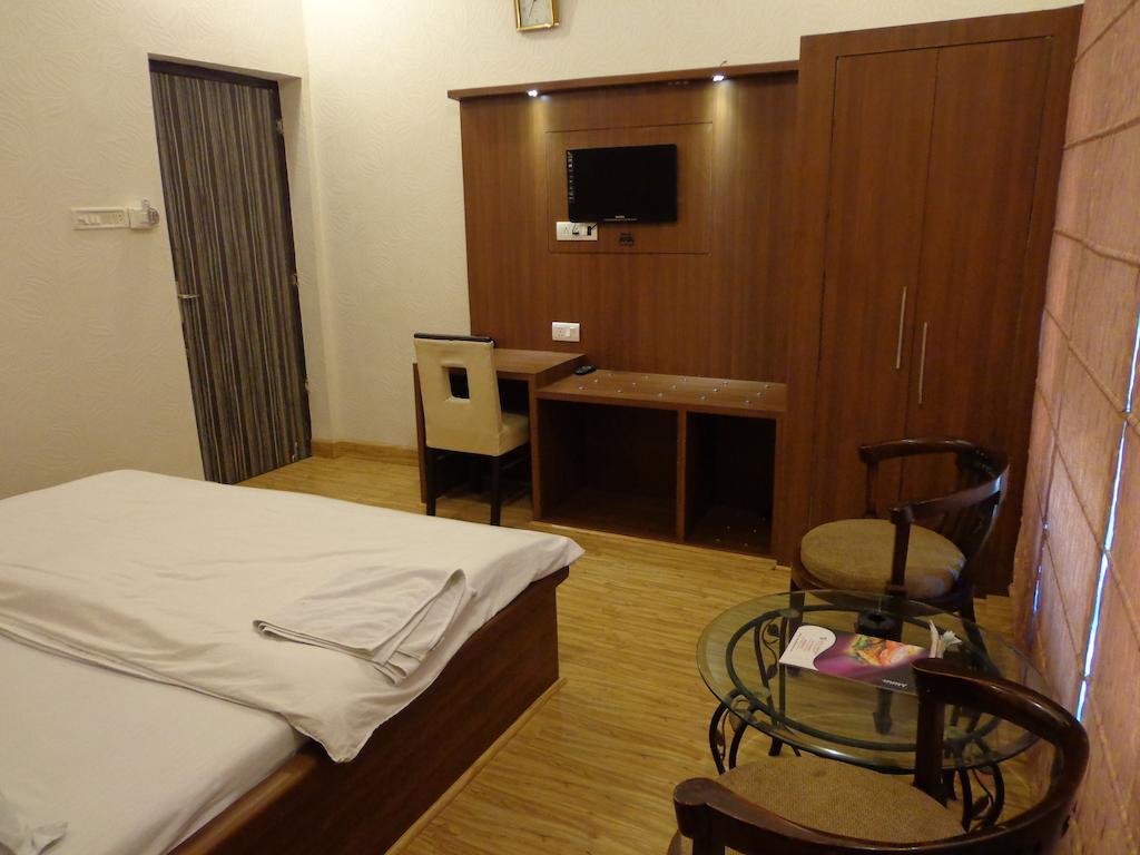 Aashyana Hotel Alwar Esterno foto