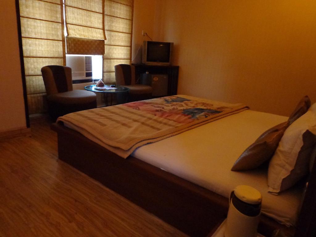 Aashyana Hotel Alwar Esterno foto