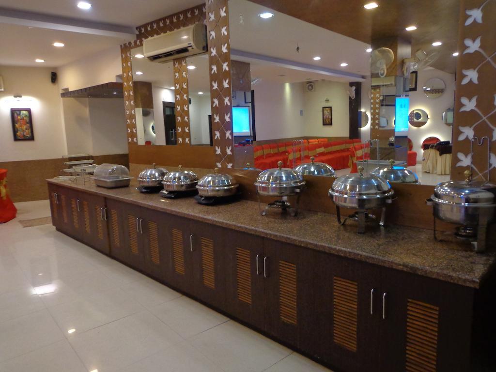 Aashyana Hotel Alwar Esterno foto